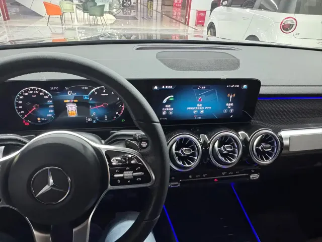 Mercedes-Benz Mercedes-Benz GLB 2022 Model GLB 200 Dynamic Edition — Фото автомобиля 17