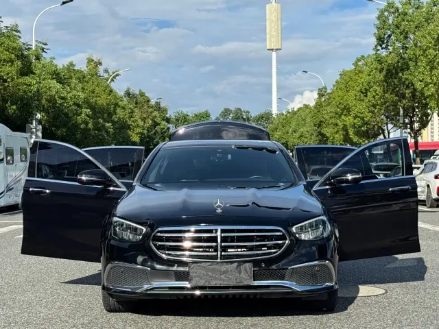 Mercedes-Benz E-Class — Фото автомобиля 18