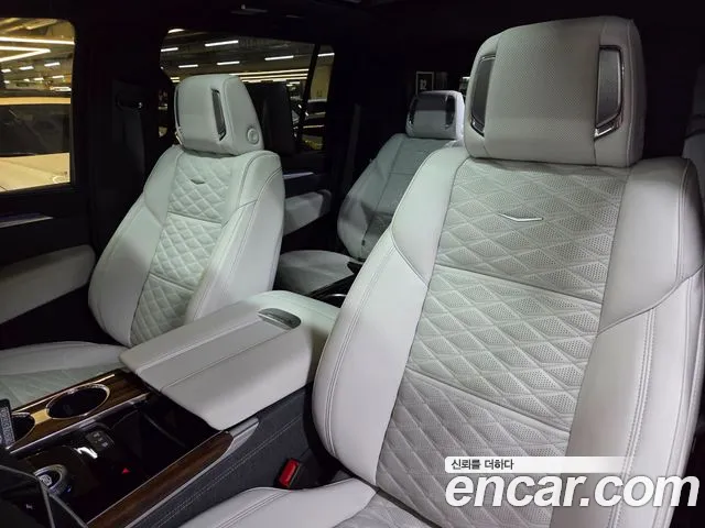 Cadillac Escalade Generation 5 — Фото автомобиля 7