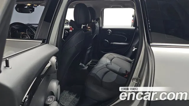 Mini Cooper Cooper 5 дверей Classic — Фото автомобиля 11