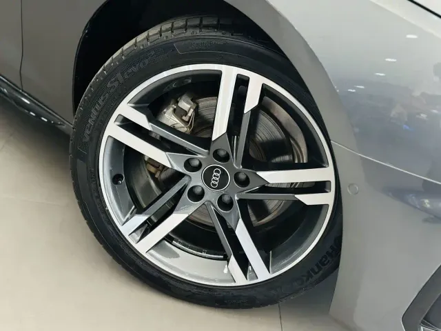 Audi A4L — Фото автомобиля 13