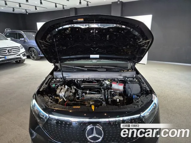 Mercedes-Benz EQB — Фото автомобиля 6