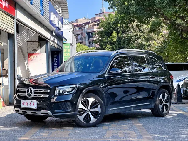 Фотография автомобиля — Mercedes-Benz GLB-Class