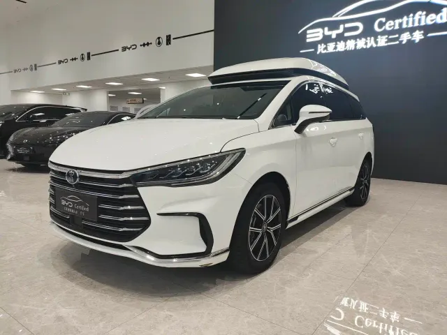 Фотография автомобиля — BYD Song MAX