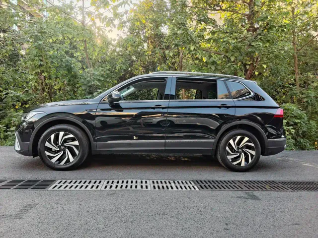 Volkswagen Tiguan L — Фото автомобиля 4
