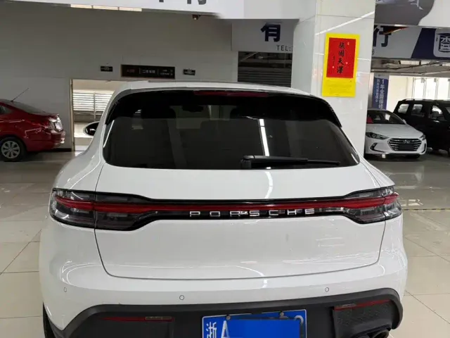 Porsche Macan — Фото автомобиля 5