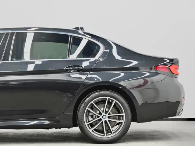 BMW BMW 5 Series 2022 525Li M Sport Package — Фото автомобиля 22