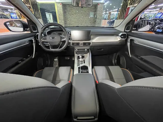 Geely Binyue — Фото автомобиля 12