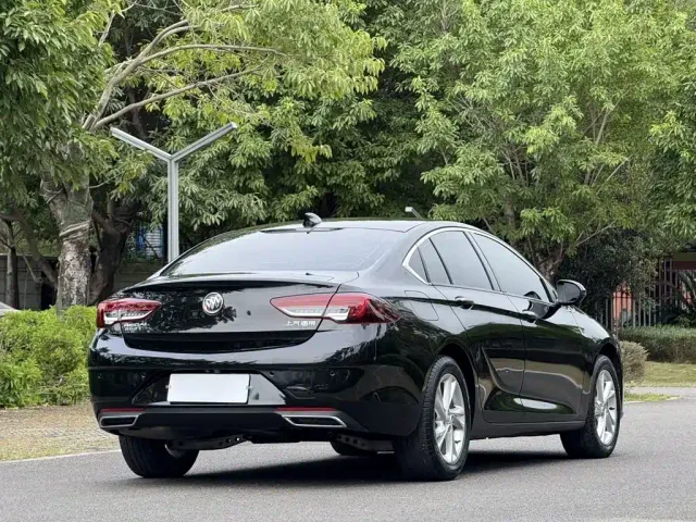 Buick Regal — Фото автомобиля 6