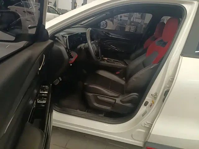 Changan X5 Plus — Фото автомобиля 15