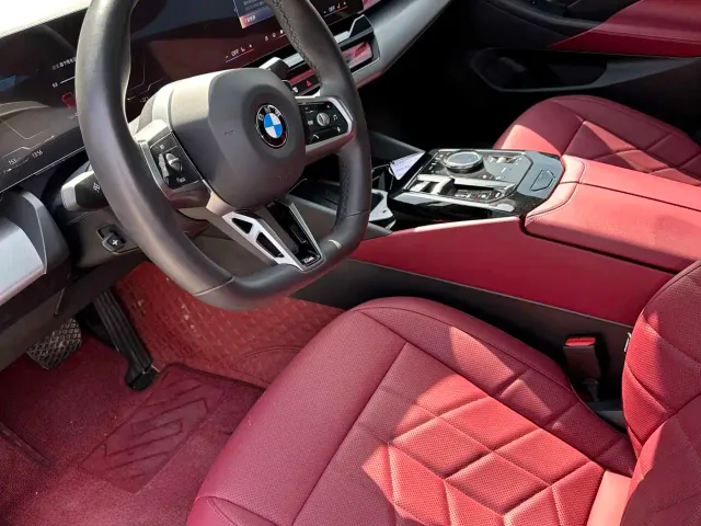 BMW 5 Series — Фото автомобиля 5
