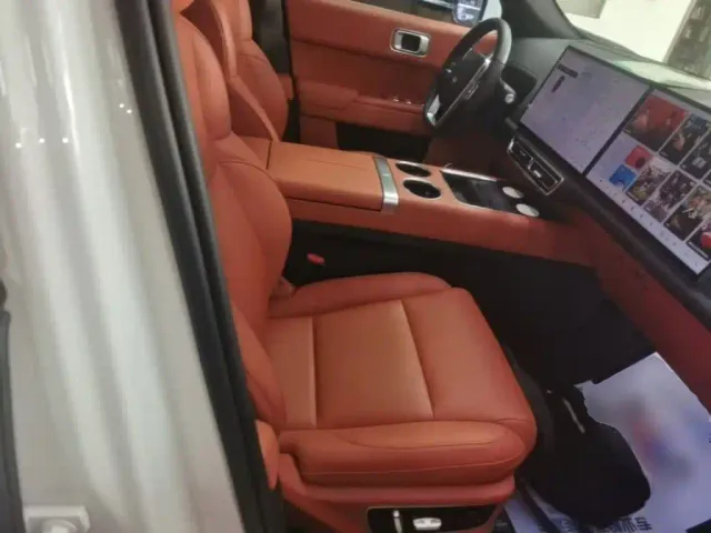 Li Auto L7 — Фото автомобиля 24