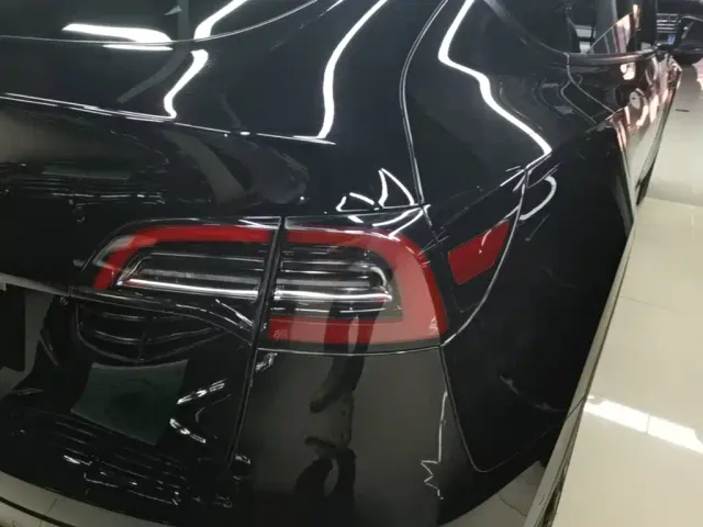 Tesla Model Y — Фото автомобиля 7