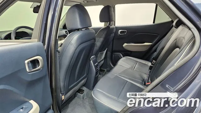 Hyundai Venue — Фото автомобиля 12