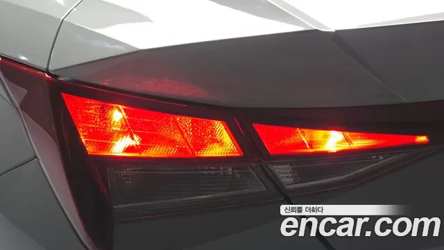 Hyundai AVANTE Avante (CN7) — Фото автомобиля 20