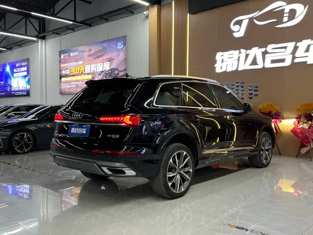 Audi Q7 — Фото автомобиля 15