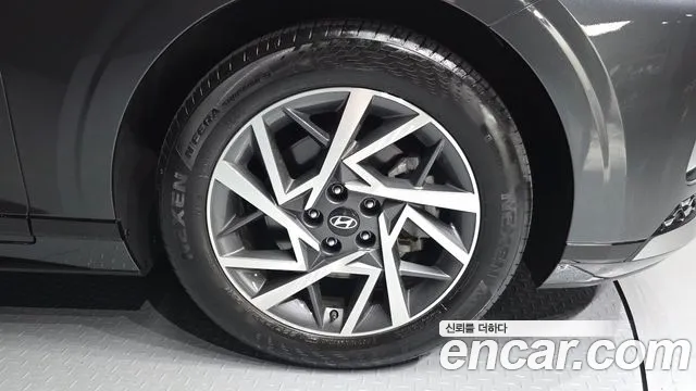 Hyundai Grandeur Grandeur (GN7) 2.5 Бензин 2WD — Фото автомобиля 21
