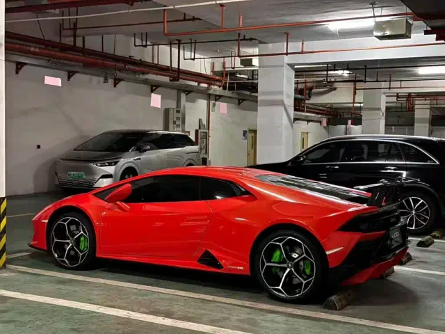 Lamborghini Huracan — Фото автомобиля 10
