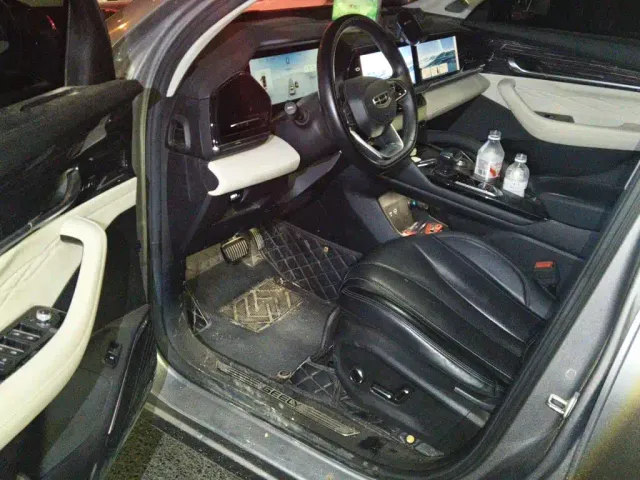 Geely Xingyue L — Фото автомобиля 12