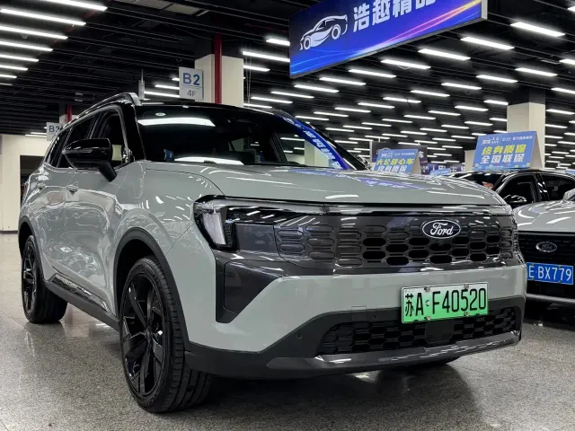 Ford Lingrui — Фото автомобиля 3