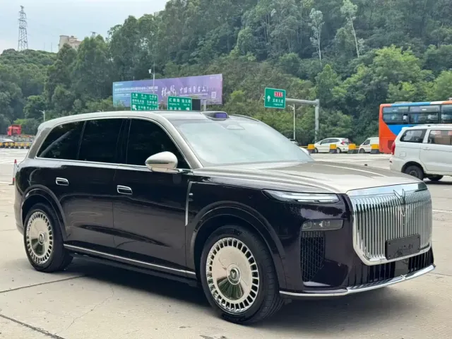 Voyah Auto VOYAH Taisan 2026 Model Base — Фото автомобиля 3