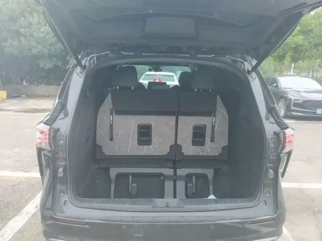 Toyota Sienna — Фото автомобиля 18