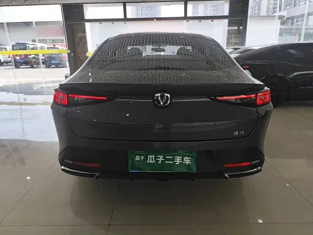 Changan Eado — Фото автомобиля 5
