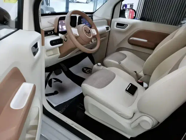 Wuling Hongguang Mini EV — Фото автомобиля 14