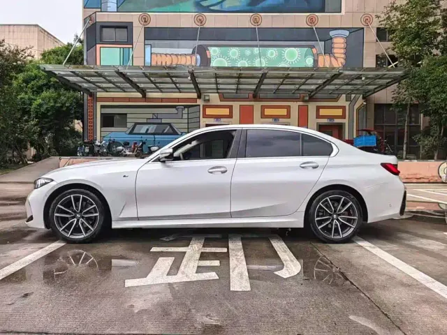 BMW 3 Series — Фото автомобиля 15