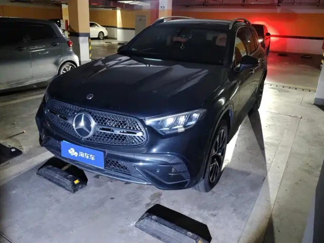 Фотография автомобиля — Mercedes-Benz GLC-Class