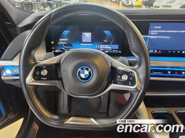 BMW 7-Series — Фото автомобиля 18