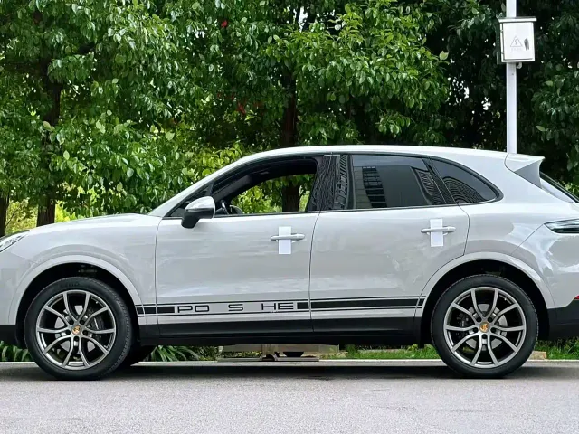 Porsche Cayenne — Фото автомобиля 2