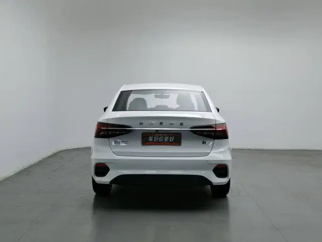 Roewe i5 — Фото автомобиля 4