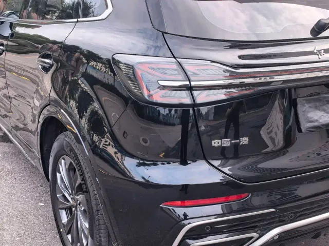 Hongqi HS5 — Фото автомобиля 14
