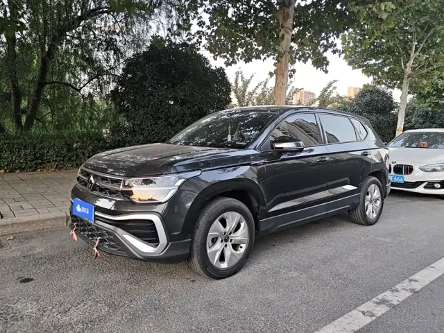 Фотография автомобиля — Volkswagen Tharu