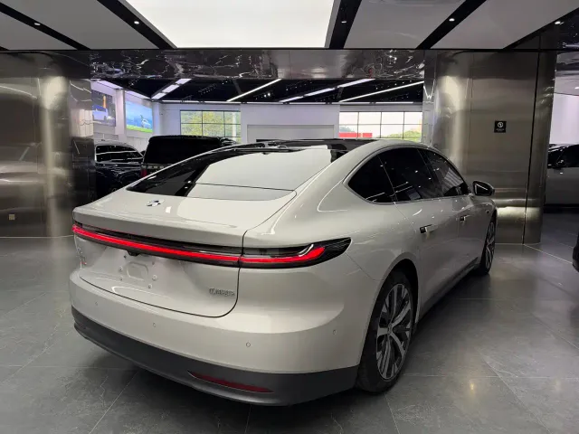 NIO NIO ET7 2022 100kWh Launch Edition — Фото автомобиля 14