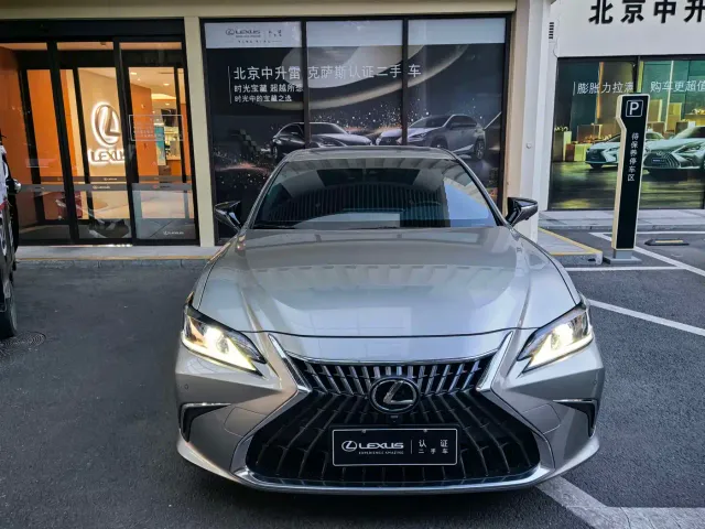 Lexus ES — Фото автомобиля 2