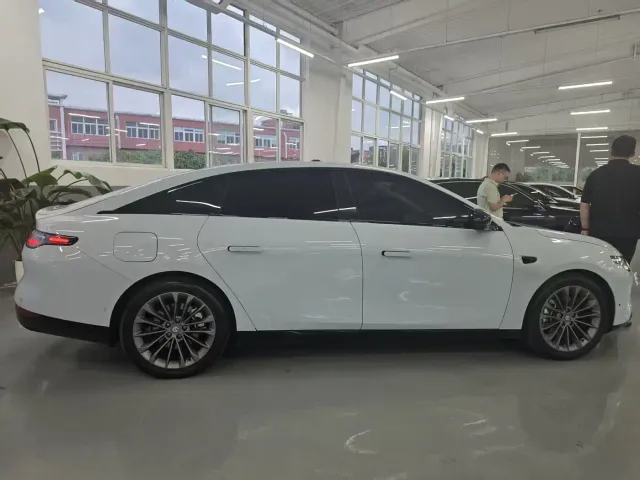 Leapmotor C01 — Фото автомобиля 9