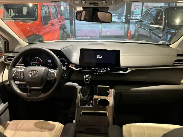 Toyota Granvia — Фото автомобиля 24