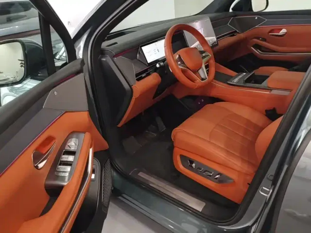 BYD Tang L — Фото автомобиля 15