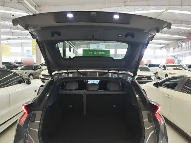 Lynk & Co Z20 — Фото автомобиля 18