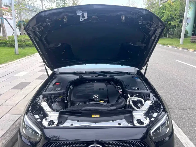 Mercedes-Benz E-Class — Фото автомобиля 7