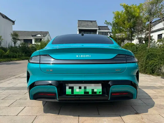 Xiaomi SU7 — Фото автомобиля 11