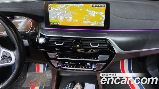 BMW 5 Series G30 — Фото автомобиля 15