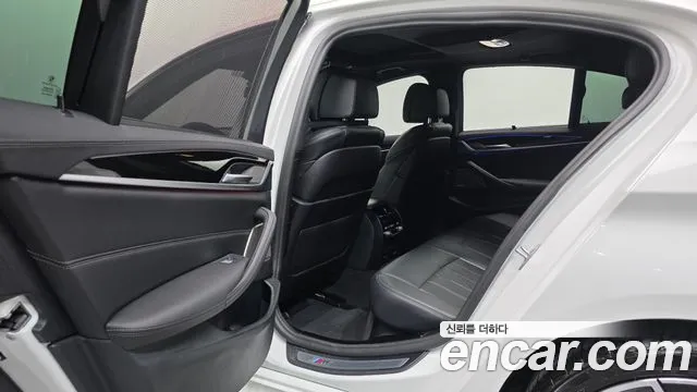 BMW 5-Series 5 серия (G30) 530i xDrive M Sport — Фото автомобиля 17