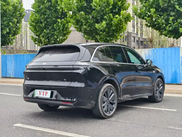 Li Auto L6 — Фото автомобиля 6