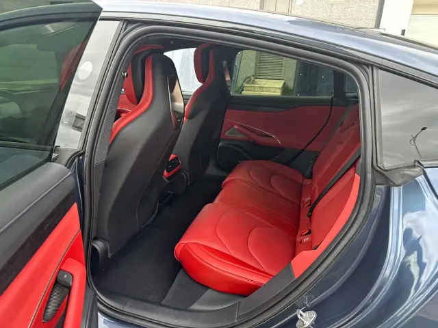 Xiaomi SU7 — Фото автомобиля 6