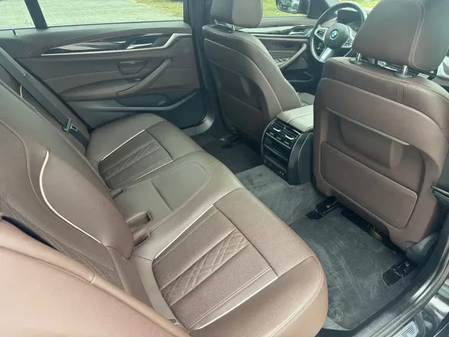 BMW 5 Series — Фото автомобиля 15