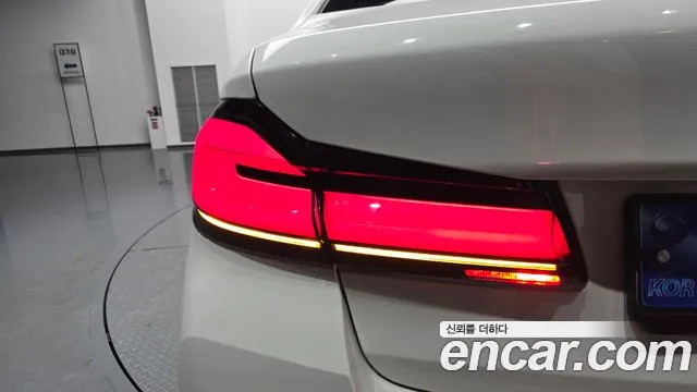 BMW 5-Series — Фото автомобиля 18