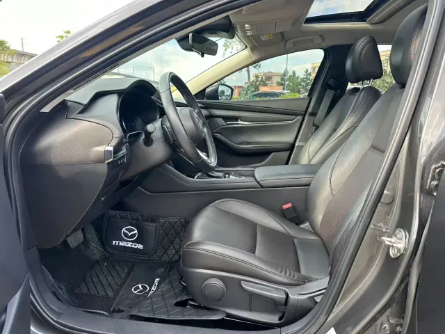 Mazda Axela — Фото автомобиля 7